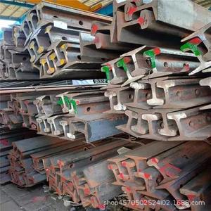 Rieles de ferrocarril ligero en stock (Estándar AiSi) Rieles para grúas Hebei Componentes de vías de tren Existencias en almacén de décenas de miles de toneladas - Product Image 3