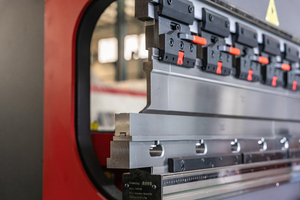 Prensa Plegadora Hidráulica CNC <span class=keywords><strong>KINGBALL</strong></span> 125T4000 con Sistema CNC DA53T de 4+1 Ejes - Product Image 3
