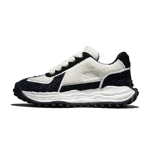 Baskets plateforme tendance 2026 en polaire Teddy, confortables et chaudes, couleur Panda noir et blanc, semelle épaisse, vente en gros - Product Image 1