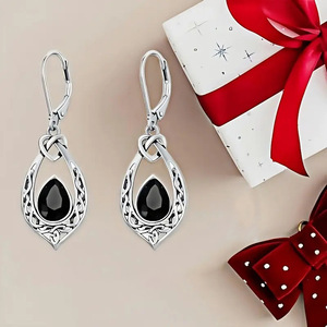 Orecchini Pendenti a Cuore con Foglia Traforata e Pietra Nera per Donne, Gioielli Gotici di Tendenza - Product Image 5