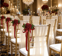 Décoration florale artisanale en roses pour dossier de chaise, allée d'église et poignée de porte, pour événements de mariage