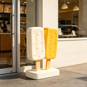F072 Scultura in Fibra di Vetro a Forma di Ghiacciolo Bianco e Giallo a Doppio Gusto, Decorazione Anticorrosione per Negozi di Fast Food - Product Image 1