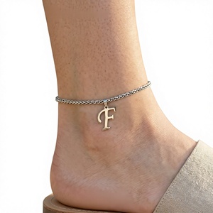 <span class=keywords><strong>Mili</strong></span> Fashion Nouveau style Bracelet de cheville avec pendentif 26 lettres, design minimaliste de niche, en acier inoxydable, style Instagram européen/américain - Product Image 1