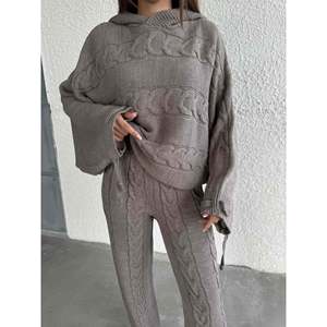Ensemble tricoté décontracté sportif à capuche 1509 Hiver Longueur cheville avec décoration boutonnée Imprimé rayé et coupe ample - Product Image 1