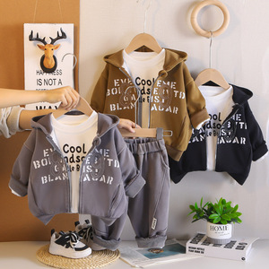 Conjunto de Tres Piezas para Bebé Niño, Primavera-Otoño 2026, Informal, de Algodón, con Chaqueta con Cierre y Letras, Venta al Por Mayor - Product Image 1