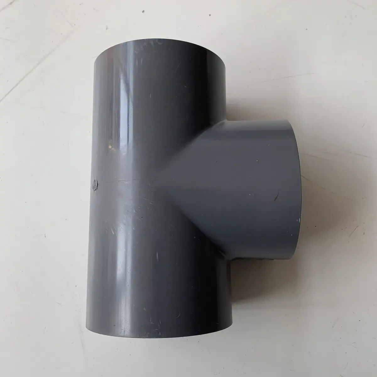 Riego por goteo conector de tubería de PVC tee reductor tee para tubería de PVC 20-400mm