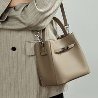 Sacs de luxe haut de gamme pour femmes, de marque, style preppy, en cuir véritable, à fermeture ouverte, bandoulière unique, mode unie