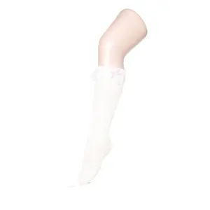 ผู้หญิงสวมใส่การออกแบบที่มีคุณภาพสีขาวเข่าสูงถุงเท้าถุงน่องเซ็กซี่