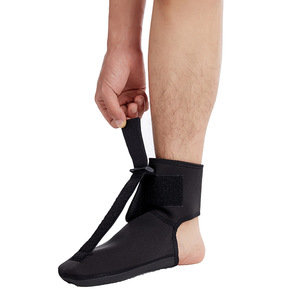 Orthèse de rééducation pour pied tombant Hongtai HT-0100 noire, support de cheville pour adulte, attelle de rééducation pour inversion du pied - Product Image 1