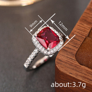 Anello Quadrato da Donna Elegante e di Lusso, Accessorio Moda per Feste e Matrimoni, Idea Regalo - Product Image 4