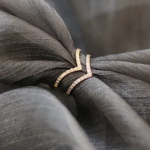 Wishbone-anillo brillante de circonia cúbica en forma de V, sortija de boda de onda apilable de diamante de imitación, oro rosa