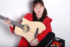 Cina OEM Factory 38 "nero blu bianco spalla mancante tiglio a buon mercato principiante Mini <span class=keywords><strong>giocattolo</strong></span> <span class=keywords><strong>chitarra</strong></span> acustica con alta lucentezza finito - Product Image 6