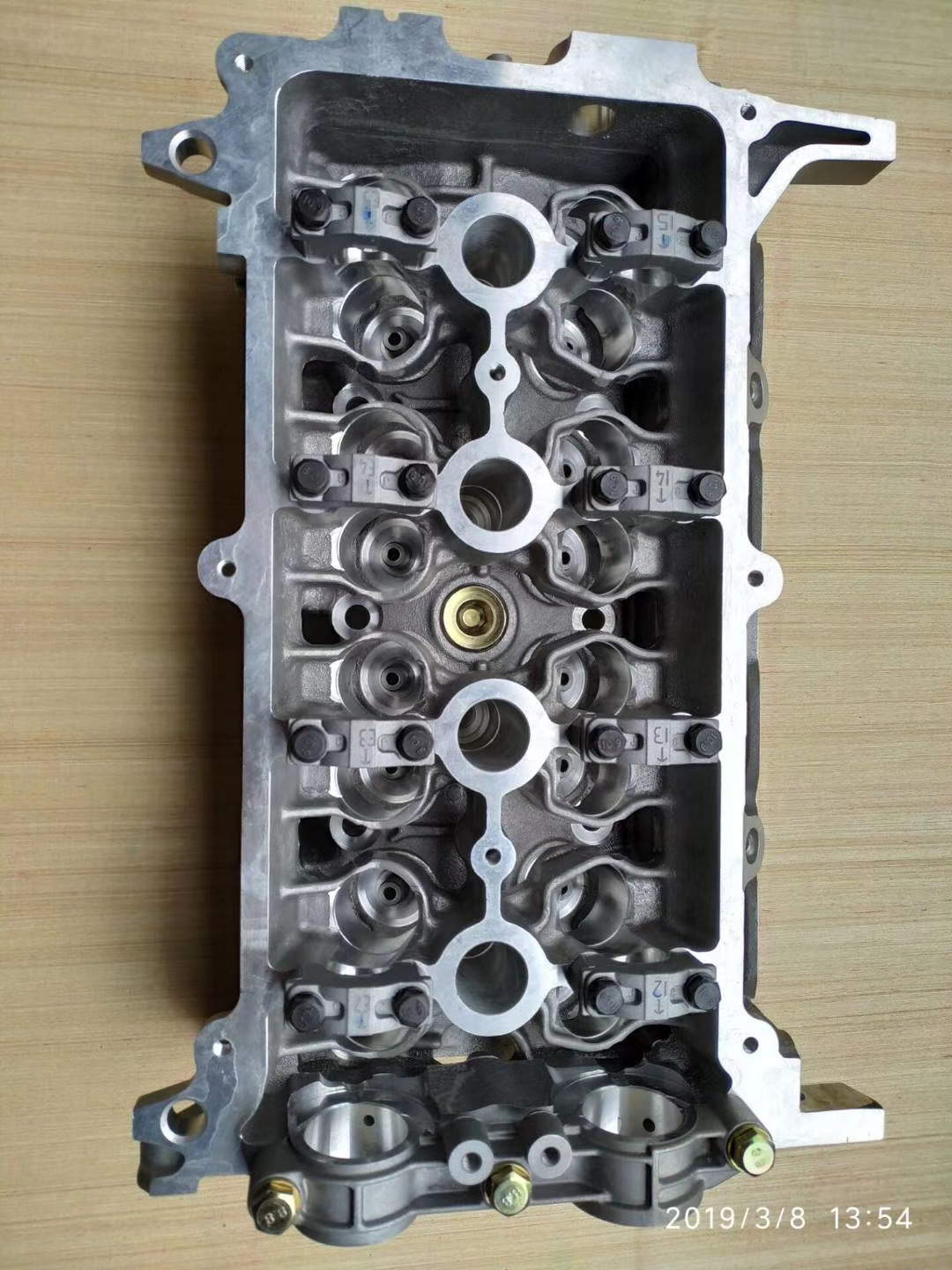 トモ20口 Cylinder Heads 11040-VJ260 For KA24 Nissan