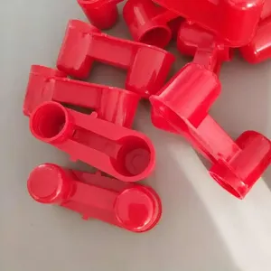 Abreuvoir en plastique pour pigeons avec design de sortie d'eau à ressort, bol à boire automatique pour pigeons de course et colombes reproductrices - Product Image 2