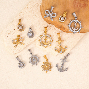 Collier personnalisé en acier inoxydable plaqué or 18 carats avec pendentif minimaliste nœud et ancre de bateau, vente en gros - Product Image 3
