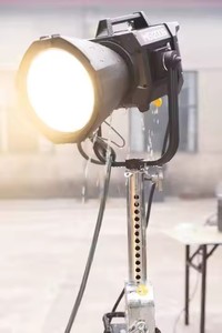 Luz de Video LED Profesional Go Dox MG1200bi con Cubierta Reflectante de Plástico de 45 Grados y Estuche de Tela para Equipo de Iluminación MG1200bi - Product Image 2