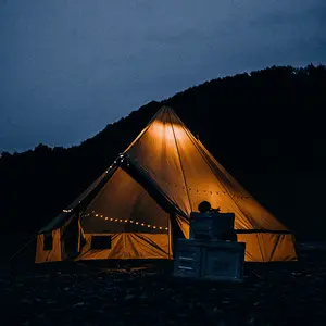 2024 Schlussverkauf indisches Zelt Freiluft-Camping-Pyramide-Jurt Licht-Luxus-Camping Schnelles Camping-Zelt Großes Vordach