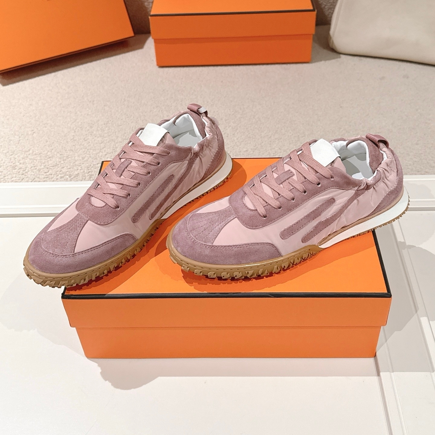 Designer Men's and Women's Versatile Slow-paced Style Sports Casual Shoes