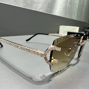 Gafas de Sol de Moda Premium con Montura sin Aro, Lentes Espejadas Reflectantes, Protección UV y Elegantes Detalles en Piedra - Product Image 3