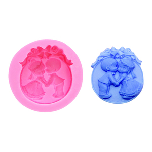 Vòng tay trong tay cậu bé & Cô Gái Hôn bề mặt Tự làm Silicone trang trí sáp xà phòng Ổ nến Mousse Bánh sô cô la khuôn - Product Image 6