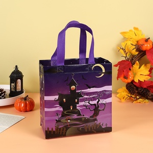 Sac fourre-tout non tissé transfrontalier Halloween motif sorcière magique, sac cadeau de courses petite taille (22x23x11cm) pour fournitures scolaires - Product Image 3