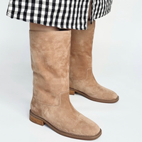 Bottes mi-mollet en daim texturé couleur camel chaud, semelle fine, doublure polaire, antidérapantes, légères, rehaussantes et stables