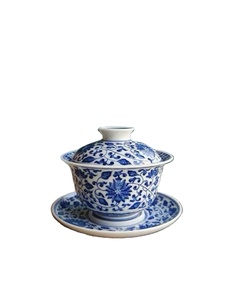 Service à thé 3 pièces Jingdezhen, Gaiwan bleu sous glaçure peint à <span class=keywords><strong>la</strong></span> main, motif lotus complexe conçu par le maître Mengli - Product Image 1