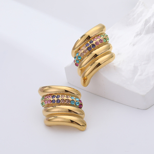 Juego de Joyería de Moda para Mujer en Acero Inoxidable Chapado en Oro Personalizado, Diseño de Aros Modernos para Fiestas, Personalizable - Product Image 3