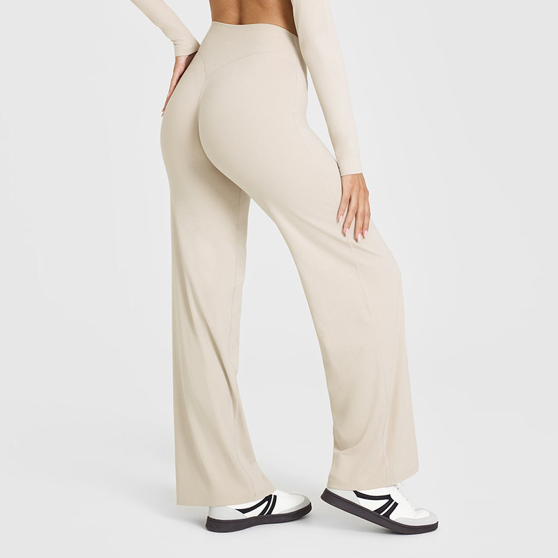 Pantalones rectos beige
