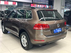 Volkswagen <span class=keywords><strong>Touareg</strong></span> d'<span class=keywords><strong>occasion</strong></span> 2011, 5 portes, 5 places, SUV, intérieur noir, <span class=keywords><strong>essence</strong></span>, importé, en promotion - Product Image 4