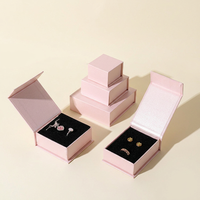 Scatola Portaoggetti Magnetica Rosa Chiaro a Forma di Libro con Coperchio Ribaltabile, Stampa Logo Opzionale, Confezione Semplice per Anelli