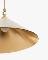 Suspension moderne américaine en cuir beige avec finition feuille d'or pour îlot de cuisine, table à manger, évier