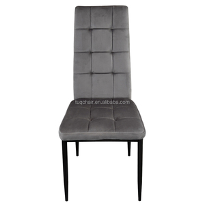 Silla de Comedor Tapizada en Tela Gris con Detalles de Tachuelas, Respaldo Alto, para Hogar, Comedor o Restaurante - Product Image 2