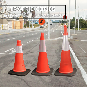 Cône de signalisation routière flexible en plastique réfléchissant avec base pour zone de travail et sécurité routière - Product Image 4