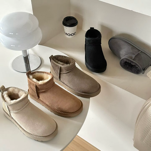 Bottes de neige rehaussantes pour femmes, dessus en peau de mouton, imperméables, respirantes, pour l'automne et l'hiver, confortables, réfléchissantes, thermiques - Product Image 1