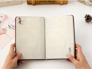 Cuaderno <span class=keywords><strong>de</strong></span> Tapa Dura Estilo Europeo Vintage Retro, con Páginas Interiores a Color, Diseño Floral <span class=keywords><strong>de</strong></span> Ensueño, Diario, Libreta - Product Image 2