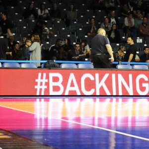 P10 IP65 HDR10 8K + หน้าจอแสดงผล LED สำหรับสนามกีฬากีฬาหน้าจอสัมผัสแผงผนังวิดีโอผนังจอสัมผัสสำหรับเล่นบาสเก็ตบอลฟุตบอลร้านค้าปลีก - Product Image 1