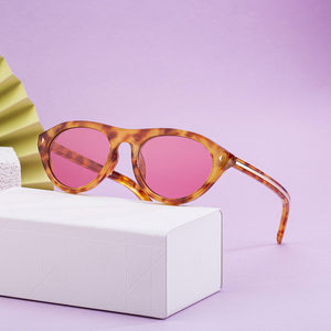 KAJILA Modische Trendige Designer-Sonnenbrille mit Eigenem Logo, Abgerundeter Cat-Eye PC-Rahmen, UV400-Schutz für Damen - Product Image 2