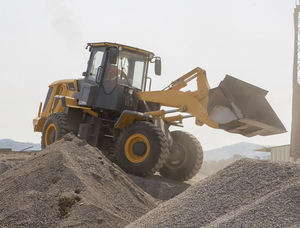 Chargeuse sur pneus 3T avec godet de 1,8 m3, dents de godet <span class=keywords><strong>en</strong></span> fonte latérale CLG835H de 92 kW, vente chaude au Népal, dents de godet/pointe de godet, vente à prix réduit - Product Image 1