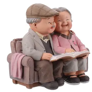 Resin old husband and wife couple decoration sculpture