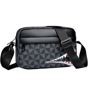 <span class=keywords><strong>Borsa</strong></span> a Tracolla Trendy con Stampa Geometrica, <span class=keywords><strong>Borsa</strong></span> a Spalla in Pelle PU con Grafica Squalo, <span class=keywords><strong>Borsa</strong></span> Messenger Regolabile per Viaggi Quotidiani e Shopping - Product Image 1