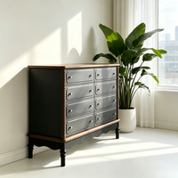 Commode vintage bicolore en bois massif à quatre tiroirs, haute, avec tiroirs à bobines, pour chambre à coucher et mobilier d'hôtel