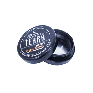 Boîte à bonbons en fer blanc TERRA, résistante aux enfants, écologique, forme courbée, surface laquée mate, impression sur surface incurvée, bouchon couronne - Product Image 1