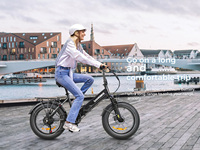 SAMEBIKE 750D Moteur 48V13Ah Batterie Amovible Entrepôt UE NFC Vélo Électrique Pliant à Pneus Larges