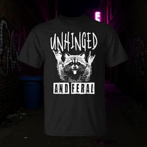 T-shirt Rétro Décalé avec Meme Raton Laveur et Chat de Rue – Design Promotionnel Élégant avec Image de Raton Laveur Sauvage - Product Image 3