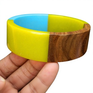 กำไลข้อมือไม้และเรซิ่นดีไซน์ทันสมัย หลายสี สำหรับผู้หญิงและเด็กผู้หญิง สินค้าขายดีสำหรับผู้หญิง - Product Image 3