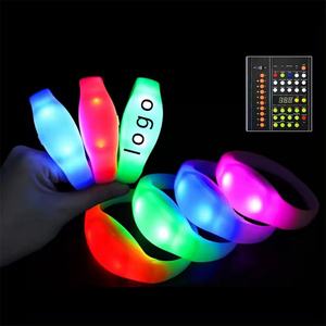 Bracelets LED à changement de couleur activés par le son pour festival de musique, bracelets lumineux LED clignotants réglables, bracelet lumineux LED - Product Image 1