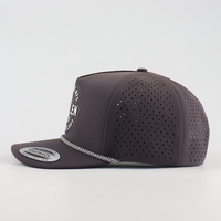 Casquettes Courbées Personnalisées 5 Panneaux en Polyester Oxford de Haute Qualité, Respirantes, pour la Course, avec Logo en PVC et Perforations Laser