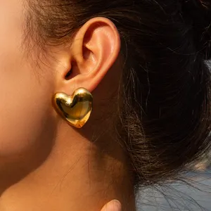 Perhiasan Chunky baja tahan karat anting-anting berlapis emas 18K anting-anting kancing hati poles tinggi halus besar untuk wanita