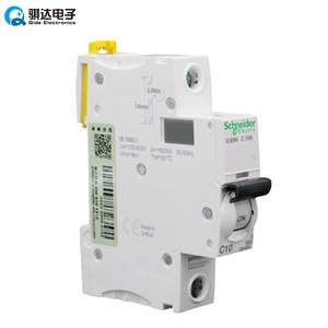เบรกเกอร์วงจรขนาดเล็ก A9F18110 รุ่นใหม่ ของแท้ สำหรับควบคุม PLC ในอุตสาหกรรม มีสินค้าในสต็อก - Product Image 1